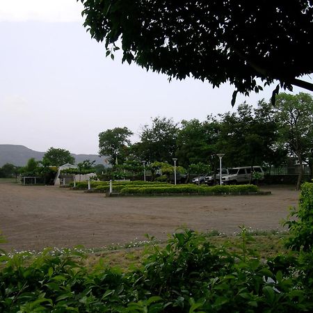 The Meadows Resort And Spa Aurangābād Extérieur photo