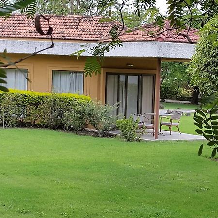 The Meadows Resort And Spa Aurangābād Extérieur photo