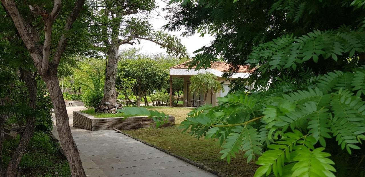 The Meadows Resort And Spa Aurangābād Extérieur photo