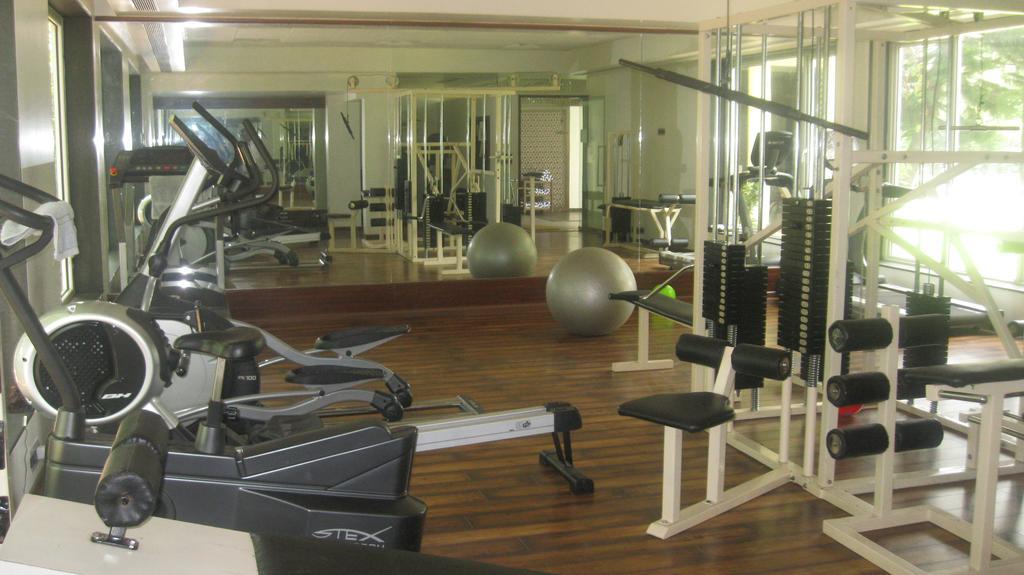 The Meadows Resort And Spa Aurangābād Extérieur photo