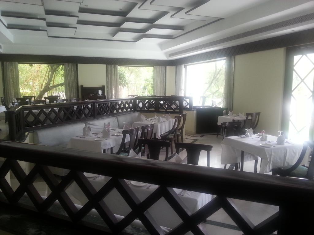 The Meadows Resort And Spa Aurangābād Extérieur photo
