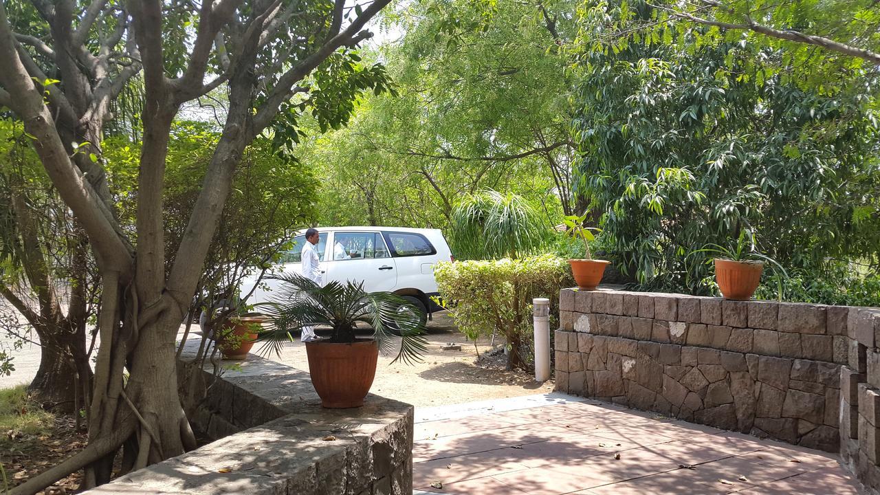 The Meadows Resort And Spa Aurangābād Extérieur photo