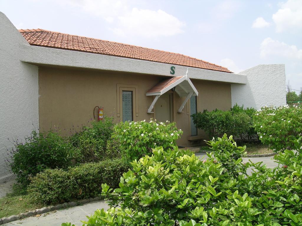 The Meadows Resort And Spa Aurangābād Chambre photo
