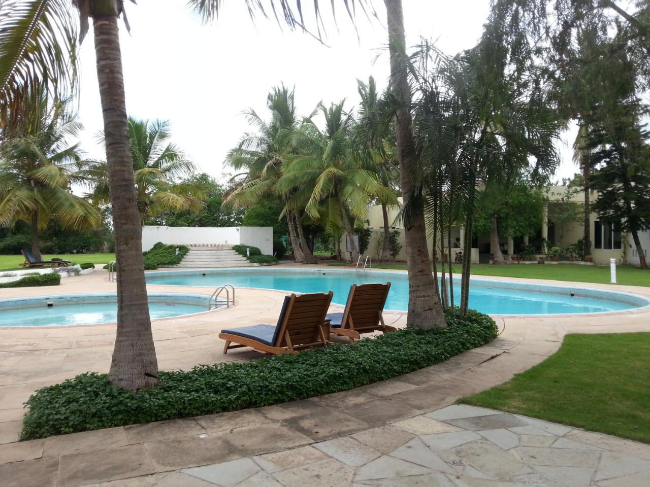 The Meadows Resort And Spa Aurangābād Extérieur photo