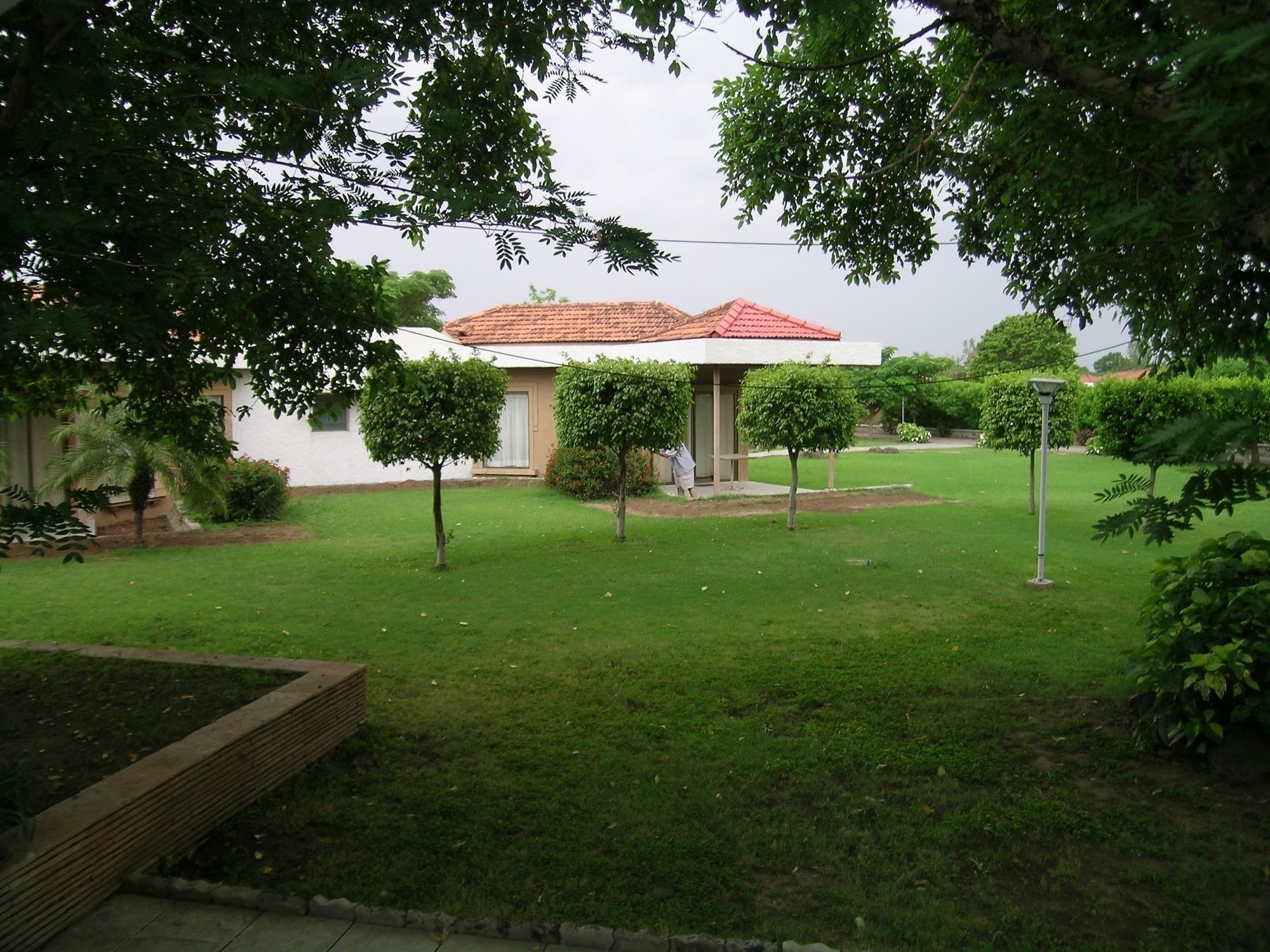 The Meadows Resort And Spa Aurangābād Extérieur photo